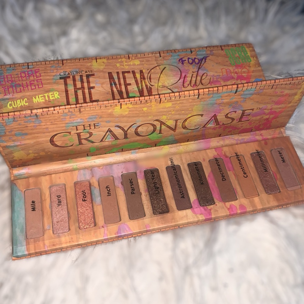 NEW RULE by CRAYON CASE EYESHADOW PALETTE 🎨 🌈